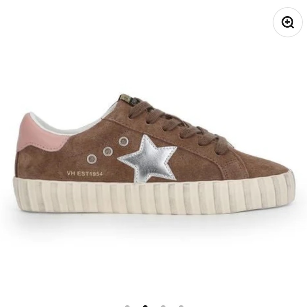 NEW Vintage Havana Beyond 2 Suede Leather Fashion Sneakers with Star, Size 8